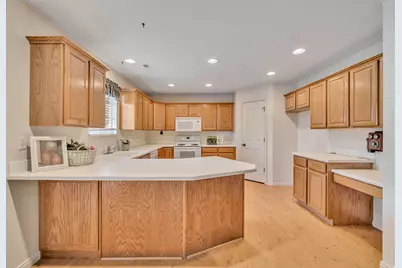 2516 N Dorchester Ave, Harrisville, UT 84414 - Photo 5