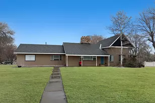 295 S State St, Ferron, UT 84523 - Photo 3