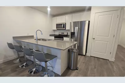 1048 E Scuttlebutt Ln, Saratoga Springs, UT 84045 - Photo 3