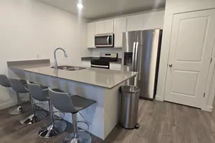 1048 E Scuttlebutt Ln, Saratoga Springs, UT 84045 - Photo 3