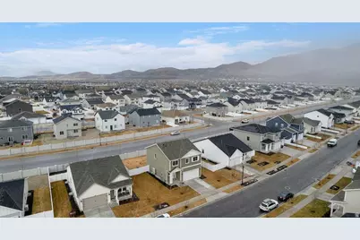 1713 E Bison Dr, Eagle Mountain, UT 84005 - Photo 23