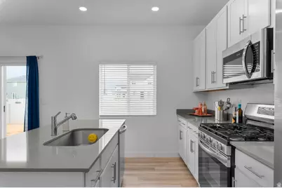 1713 E Bison Dr, Eagle Mountain, UT 84005 - Photo 7