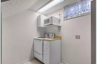 2842 E 7375 S, Cottonwood Heights, UT 84121 - Photo 13