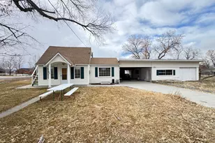 692 S 300 W, Mount Pleasant, UT 84647 - Photo 1