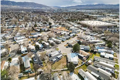 11265 S Crescent Park Cir E, Sandy, UT 84094 - Photo 27