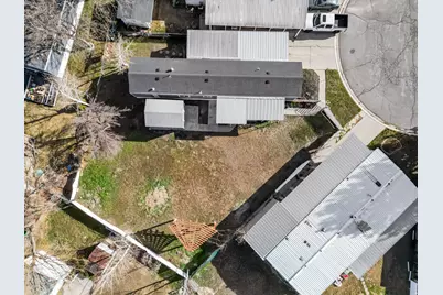 11265 S Crescent Park Cir E, Sandy, UT 84094 - Photo 25