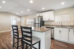 11265 S Crescent Park Cir E, Sandy, UT 84094 - Photo 5