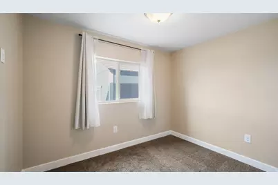 11265 S Crescent Park Cir E, Sandy, UT 84094 - Photo 9