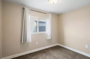 11265 S Crescent Park Cir E, Sandy, UT 84094 - Photo 9