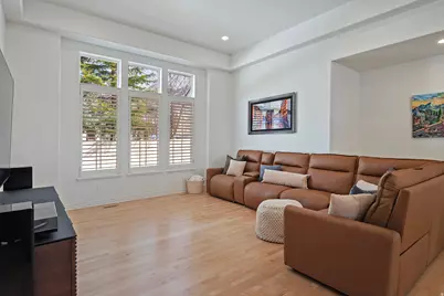 6669 S Anne Marie Dr, Cottonwood Heights, UT 84121 - Photo 17