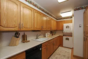 2278 E Carriage Ln S, Holladay, UT 84117 - Photo 15