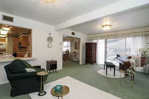 2278 E Carriage Ln S, Holladay, UT 84117 - Photo 9