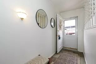 2278 E Carriage Ln S, Holladay, UT 84117 - Photo 3