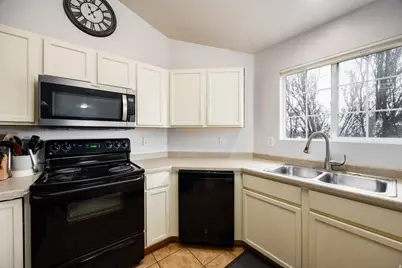 2101 N Morning Star Dr #C10, Saratoga Springs, UT 84045 - Photo 9