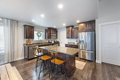 9701 N Ox Bridge St E, Eagle Mountain, UT 84005 - Photo 7