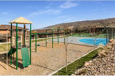 1987 S Mapleview Dr E, Bountiful, UT 84010 - Photo 43