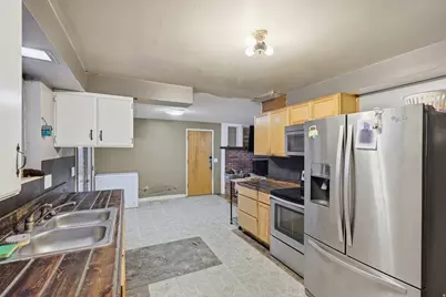 4881 S 2400 W, Roy, UT 84067 - Photo 7
