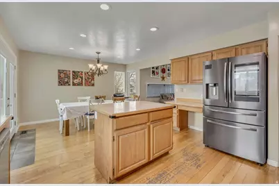 468 E Montana Dr S, Sandy, UT 84070 - Photo 9