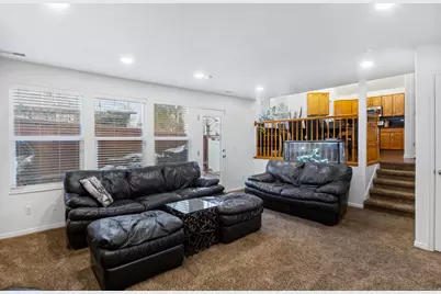 558 Eastpointe Cir, North Salt Lake, UT 84054 - Photo 17