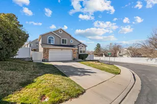 558 Eastpointe Cir, North Salt Lake, UT 84054 - Photo 5