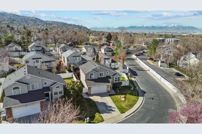 558 Eastpointe Cir, North Salt Lake, UT 84054 - Photo 9