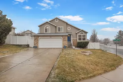558 Eastpointe Cir, North Salt Lake, UT 84054 - Photo 3