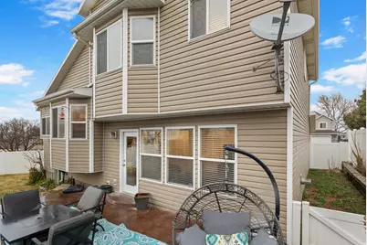 558 Eastpointe Cir, North Salt Lake, UT 84054 - Photo 31