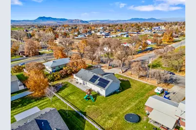 98 W 400 S, Smithfield, UT 84335 - Photo 13