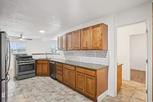 4908 S 5020 W, Salt Lake City, UT 84118 - Photo 9