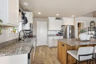 555 N 750 E, Hyde Park, UT 84318 - Photo 9