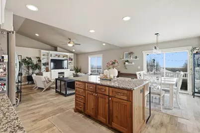 555 N 750 E, Hyde Park, UT 84318 - Photo 7