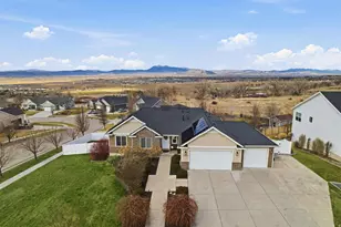 555 N 750 E, Hyde Park, UT 84318 - Photo 1