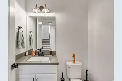 11207 S Kestrel Rise Rd, South Jordan, UT 84009 - Photo 9