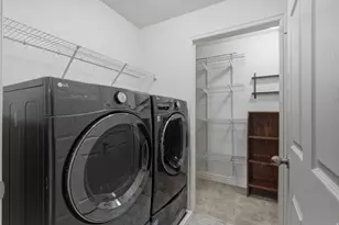 8229 S Resaca Dr, Sandy, UT 84070 - Photo 9