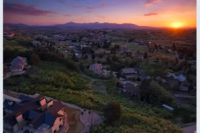 10667 S Hidden Ridge Ln, Sandy, UT 84092 - Photo 5