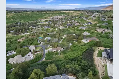 10667 S Hidden Ridge Ln, Sandy, UT 84092 - Photo 7