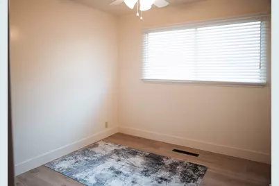 380 E 400 N, Centerville, UT 84014 - Photo 35
