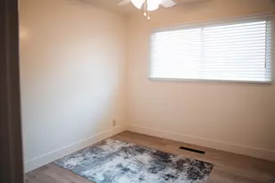 380 E 400 N, Centerville, UT 84014 - Photo 35