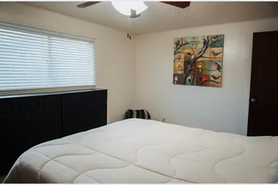 380 E 400 N, Centerville, UT 84014 - Photo 39