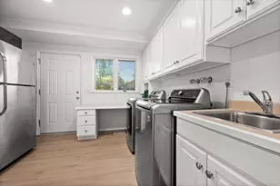 2321 E Wrenhaven Ln, Salt Lake City, UT 84121 - Photo 17