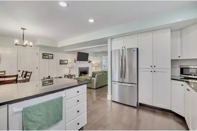 1014 Creekside Dr, Ogden, UT 84404 - Photo 9