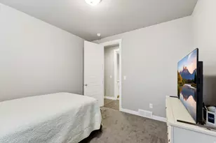 8163 S Oakridge Park Dr, West Jordan, UT 84081 - Photo 15