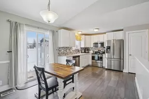 6057 W Miners Mesa Dr, West Jordan, UT 84081 - Photo 7