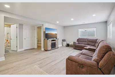 6057 W Miners Mesa Dr, West Jordan, UT 84081 - Photo 23