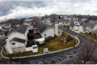 246 E Cottage Wood Ln, Murray, UT 84117 - Photo 31