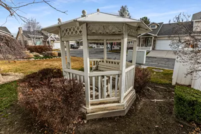 246 E Cottage Wood Ln, Murray, UT 84117 - Photo 29