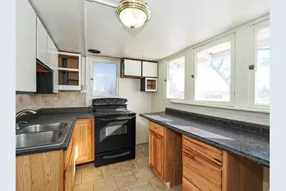 7015 W 3500 S, West Valley, UT 84128 - Photo 21