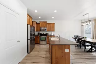 7097 W Cottage Dr, West Jordan, UT 84081 - Photo 11