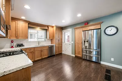 2052 E Ashton Cir S, Salt Lake City, UT 84109 - Photo 7