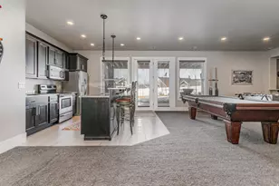 977 S Parkway E, North Salt Lake, UT 84054 - Photo 33